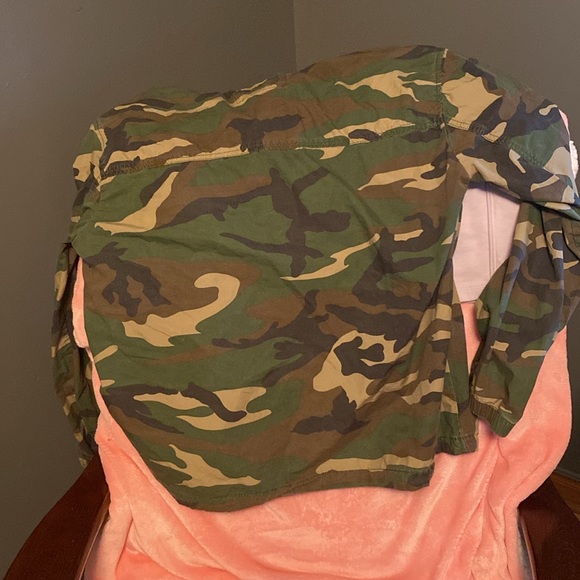 💚Forever 21 camo zip up coat. - Picture 4 of 4